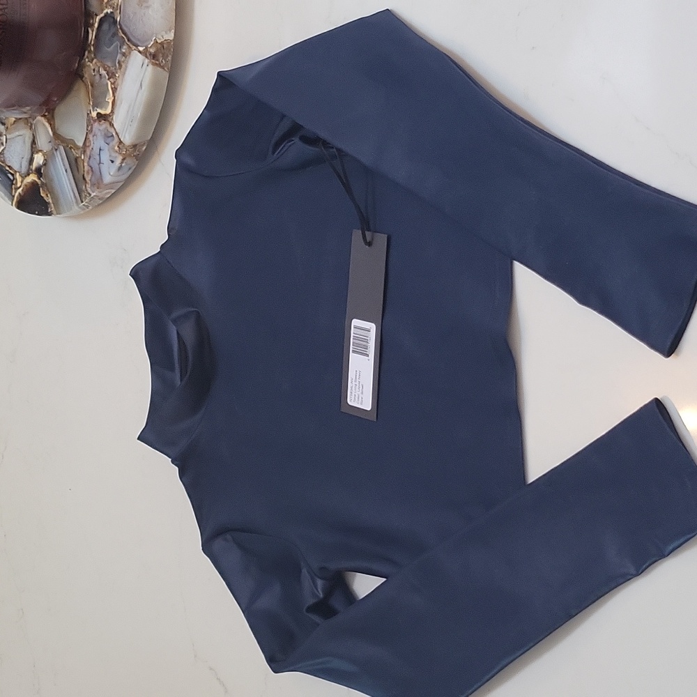 Noli liquid tone blue turtleneck crop top